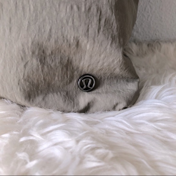 SOLD!!!Lululemon gym bag tote - Picture 3 of 5